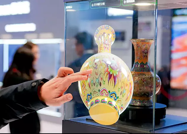 Transparent MicroLED Glass Display